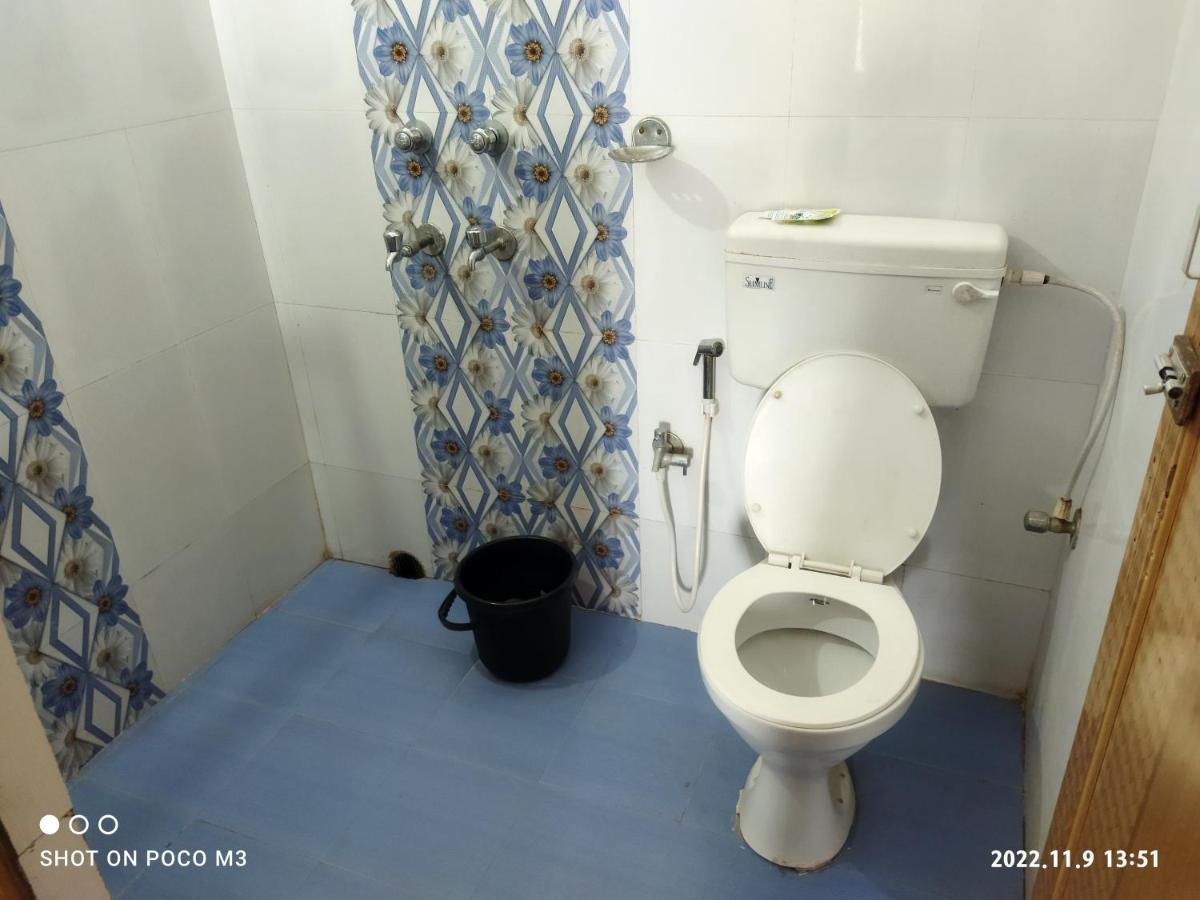 Hotel Well Inn Puri Bagian luar foto
