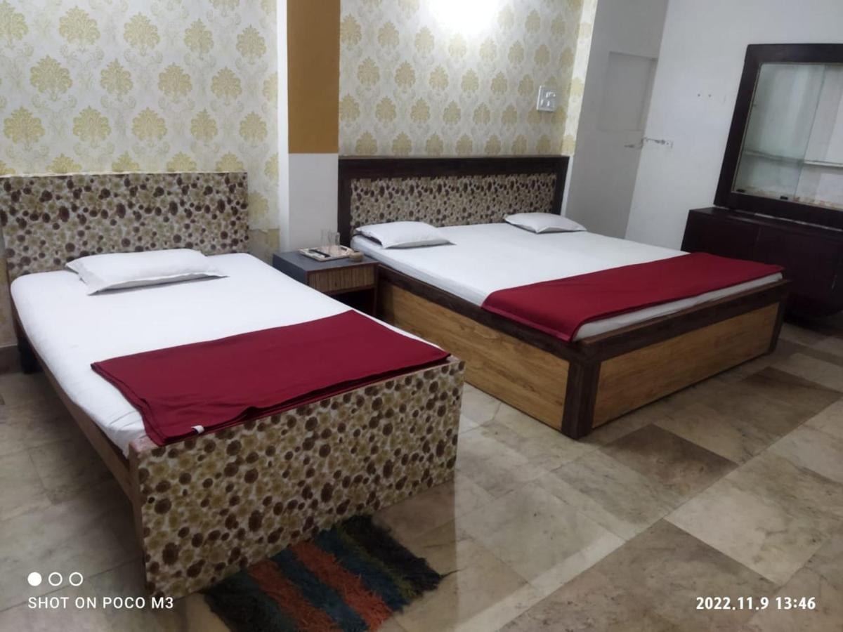 Hotel Well Inn Puri Bagian luar foto
