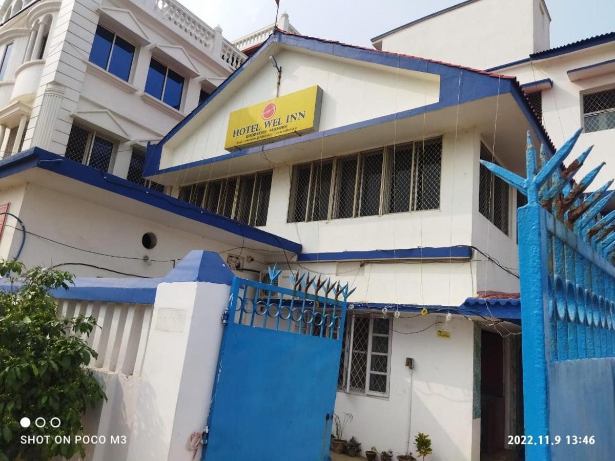 Hotel Well Inn Puri Bagian luar foto