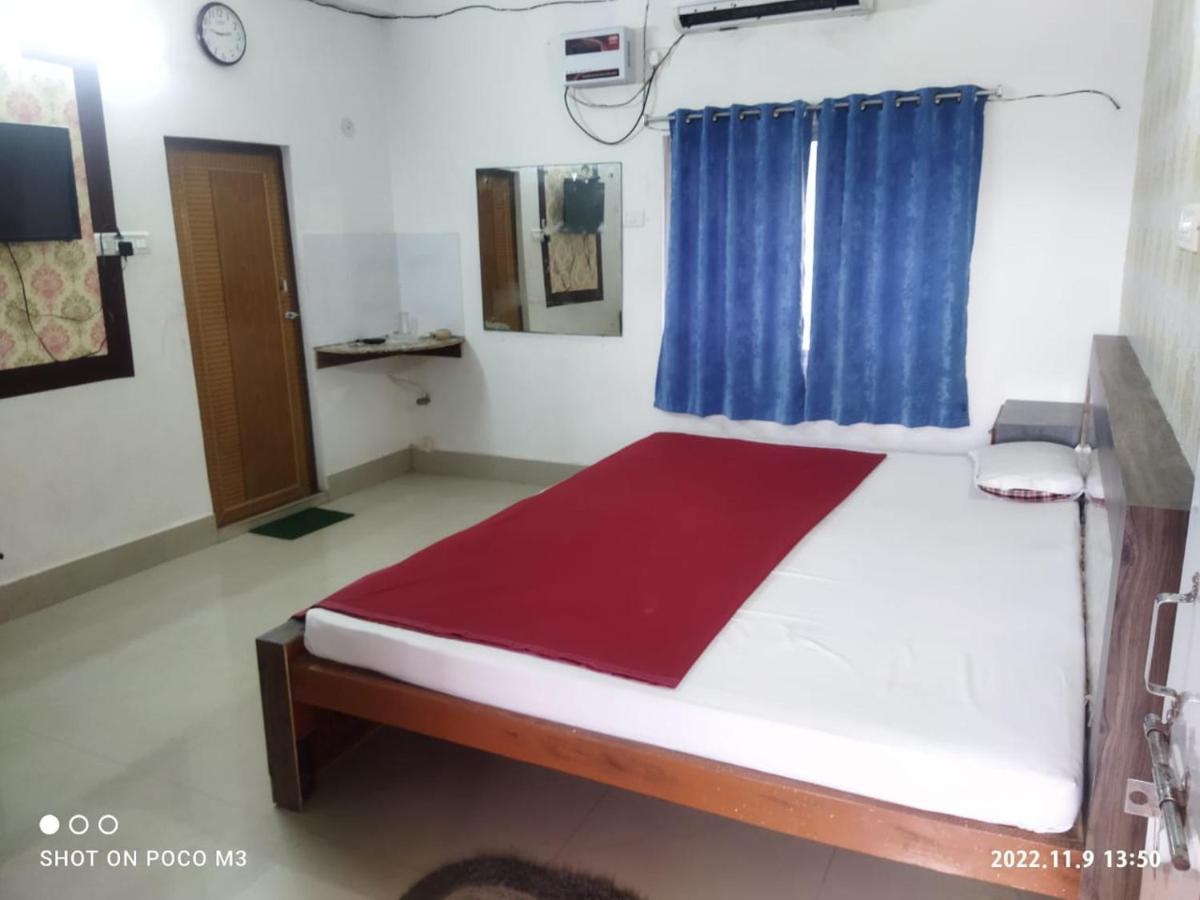 Hotel Well Inn Puri Bagian luar foto