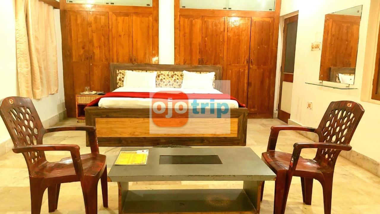 Hotel Well Inn Puri Bagian luar foto